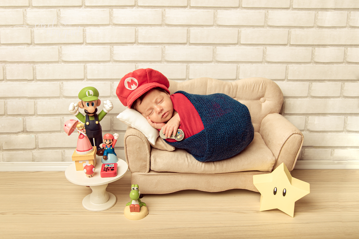 newborn recém nascido fotografia retrato família bebê Niterói Rio de Janeiro Itaipu Região Oceânica amigurumi Mário Bros super mario TI apple starbucks nerd praia mar marinheiro