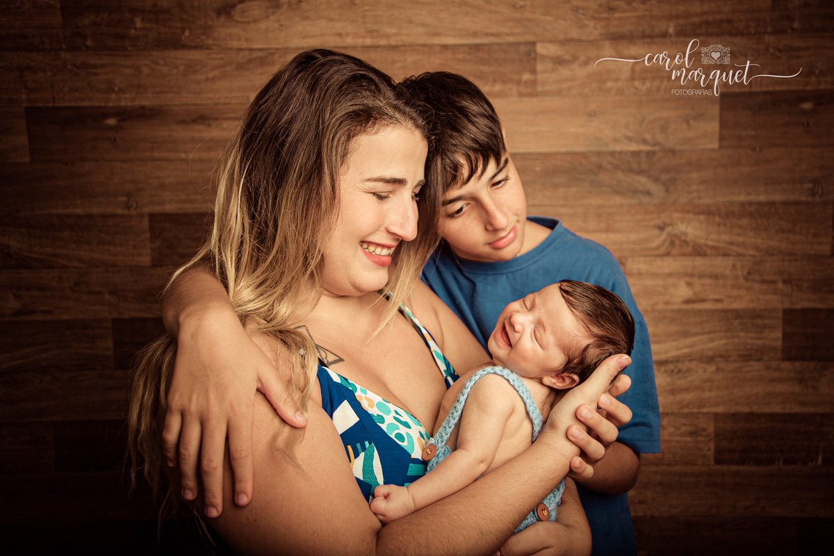 newborn recém nascido fotografia retrato família bebê Niterói Rio de Janeiro Itaipu Região Oceânica amigurumi Mário Bros super mario TI apple starbucks nerd praia mar marinheiro