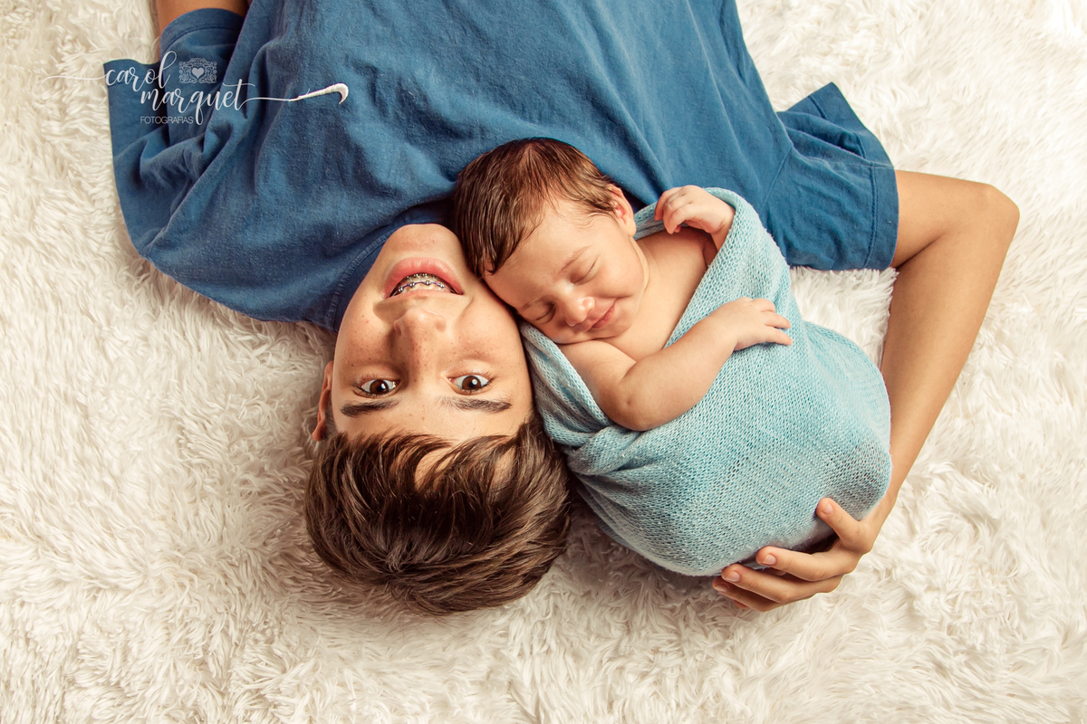 newborn recém nascido fotografia retrato família bebê Niterói Rio de Janeiro Itaipu Região Oceânica amigurumi Mário Bros super mario TI apple starbucks nerd praia mar marinheiro