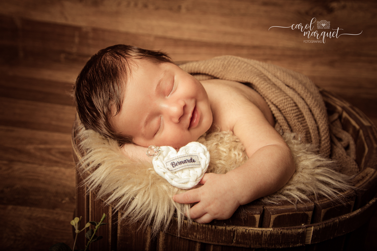 newborn recém nascido fotografia retrato família bebê Niterói Rio de Janeiro Itaipu Região Oceânica amigurumi Mário Bros super mario TI apple starbucks nerd praia mar marinheiro