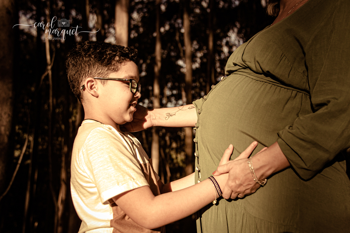 gestante gestação bebê doce espera Niterói Itaipu Região Oceânica Floresta de Eucalipto gravilinda gravidiva família fotografia retrato ensaio fotográfico