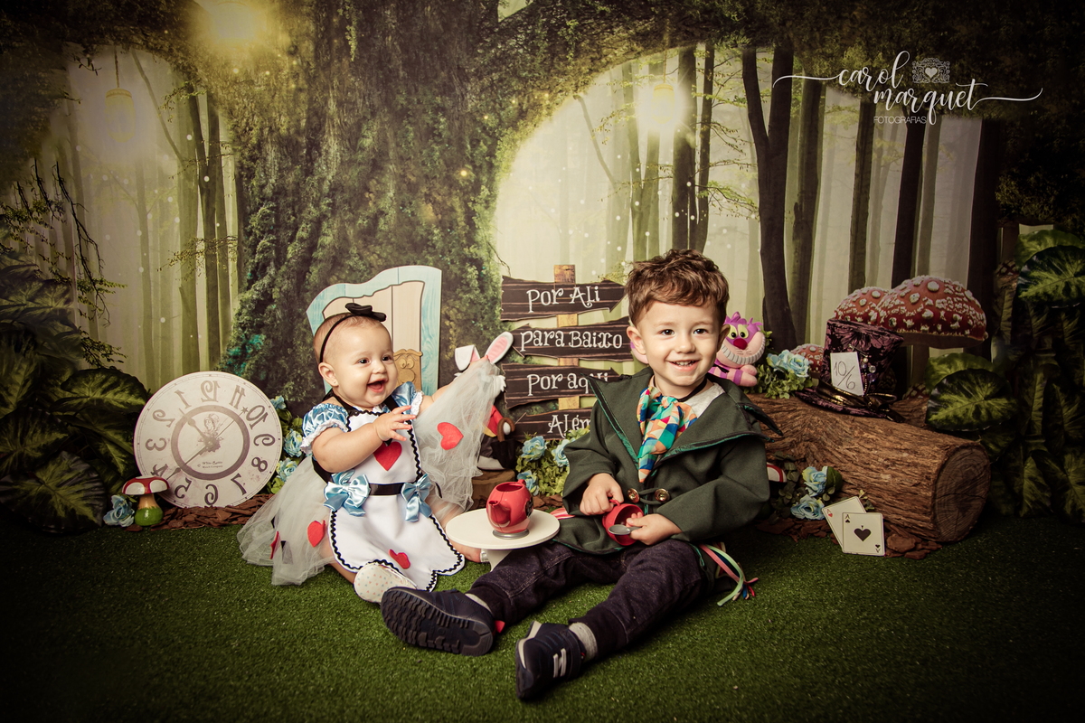 chapeleiro maluco alice do país das maravilhas gato chá de desaniversário coelho acompanhamento trimestral mensal infantil família irmão irmã casal ensaio fotogrático fotografia retrato Niterói Itaipu Região Oceânica Rio de Janeiro