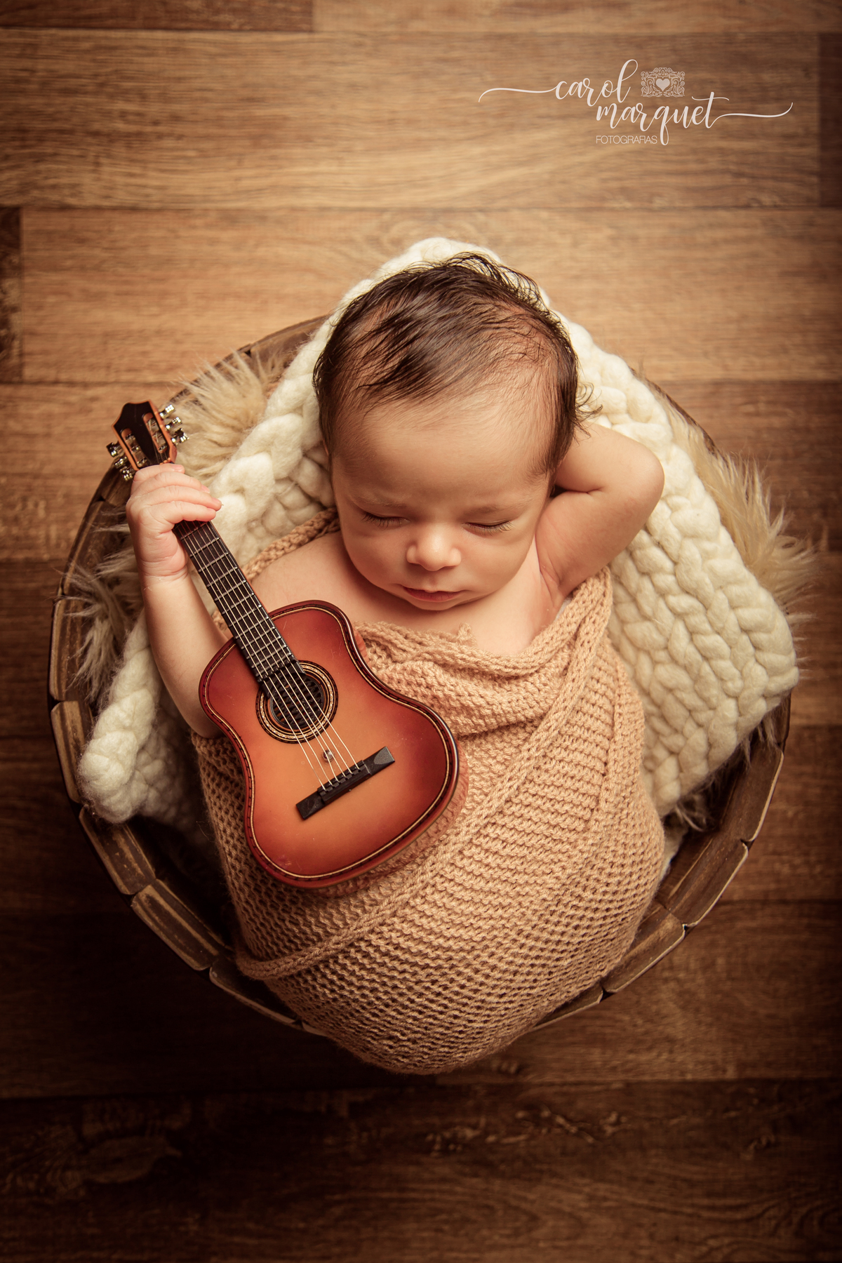 newborn recém nascido bebê neném amigurumi coelho violão sertanejo coala família enfermeiro engenheiro de automação boina lord óculos nerd laptop apple praia verão Itaipu Região Oceânica Niterói Rio de Janeiro RJ família acompanhamento ensaio infantil