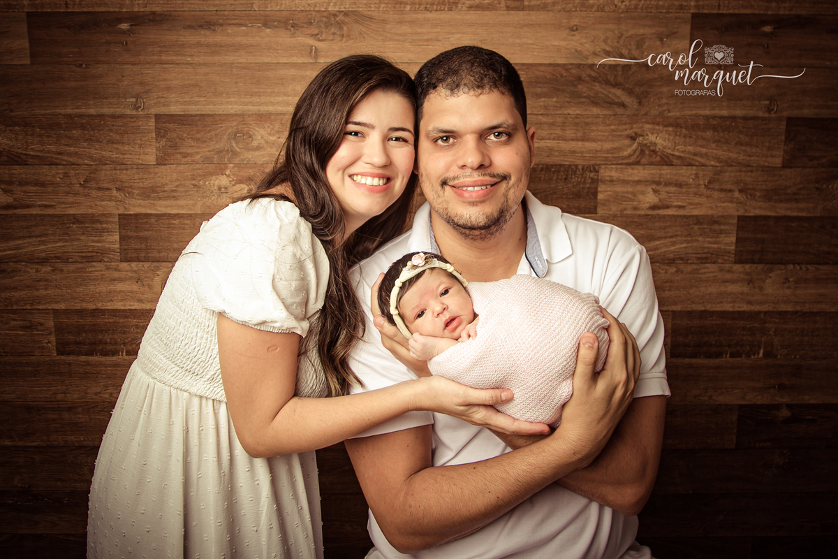 newborn menina princesa beleza maquiagem cabeleleiro cabelo roupão spa skincare recém nascido família filha Niterói Itaipu Região Oceânica Rio de Janeiro flores floresta jardim TI laptop apple