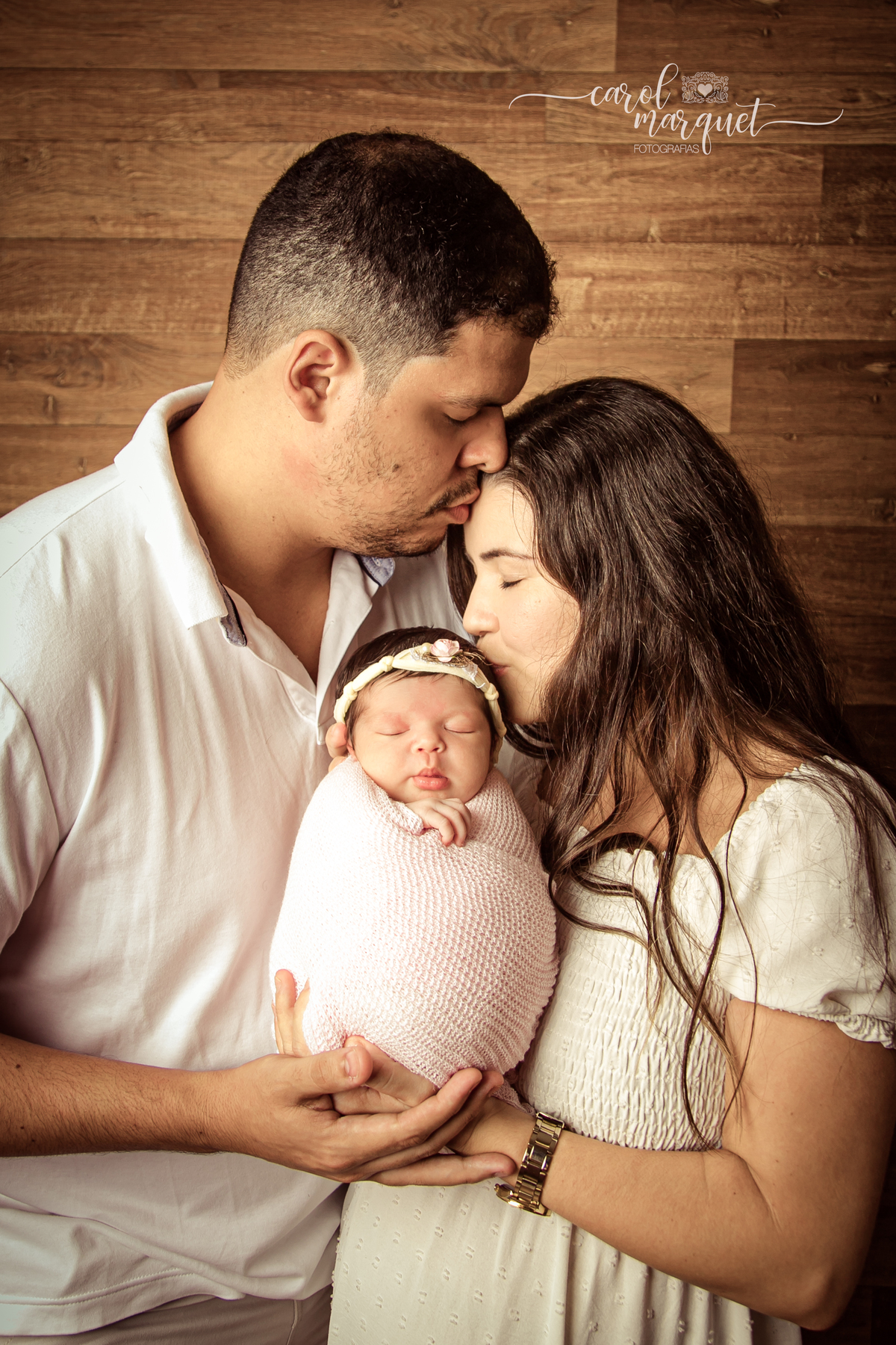 newborn menina princesa beleza maquiagem cabeleleiro cabelo roupão spa skincare recém nascido família filha Niterói Itaipu Região Oceânica Rio de Janeiro flores floresta jardim TI laptop apple