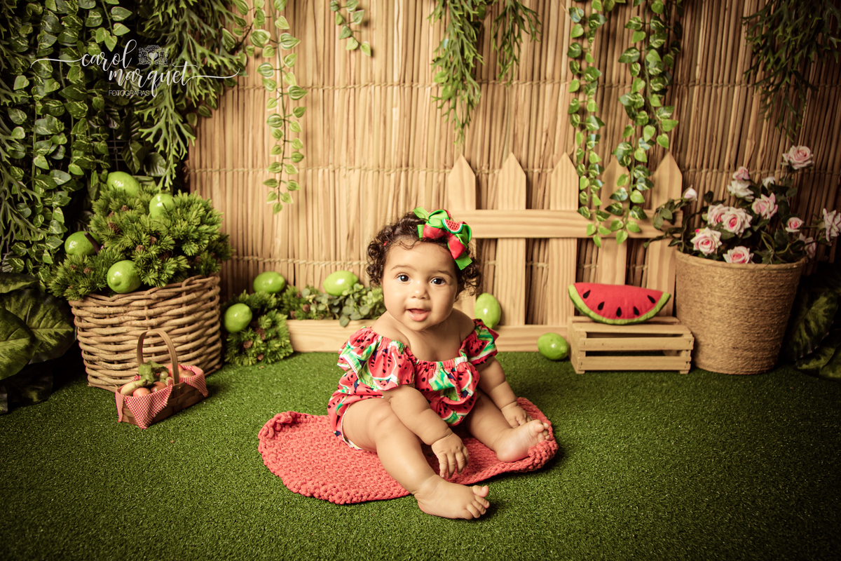 acompanhamento mensal trimestral infantil bebê criança Niterói Rio de Janeiro Itaipu Piratininga Região Oceânica fotografia ensaio fotográfico família circo candy rosa palhacinha  garden jardim rústico flores