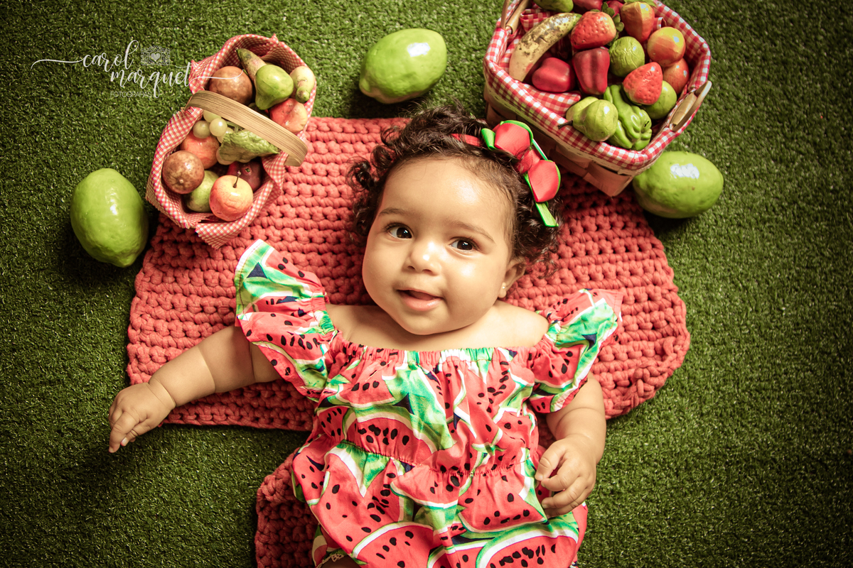 acompanhamento mensal trimestral infantil bebê criança Niterói Rio de Janeiro Itaipu Piratininga Região Oceânica fotografia ensaio fotográfico família circo candy rosa palhacinha  garden jardim rústico flores