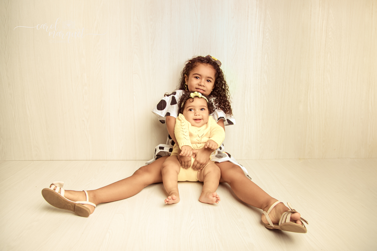 acompanhamento mensal trimestral infantil bebê criança Niterói Rio de Janeiro Itaipu Piratininga Região Oceânica fotografia ensaio fotográfico família circo candy rosa palhacinha  garden jardim rústico flores