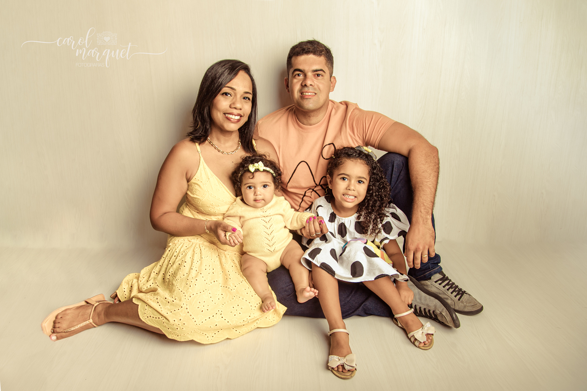 acompanhamento mensal trimestral infantil bebê criança Niterói Rio de Janeiro Itaipu Piratininga Região Oceânica fotografia ensaio fotográfico família circo candy rosa palhacinha  garden jardim rústico flores