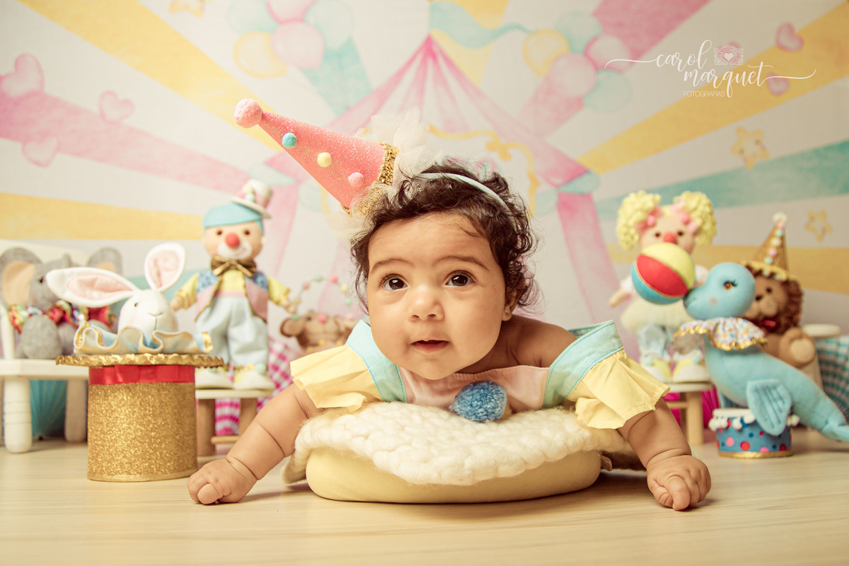 acompanhamento mensal trimestral infantil bebê criança Niterói Rio de Janeiro Itaipu Piratininga Região Oceânica fotografia ensaio fotográfico família circo candy rosa palhacinha  garden jardim rústico flores