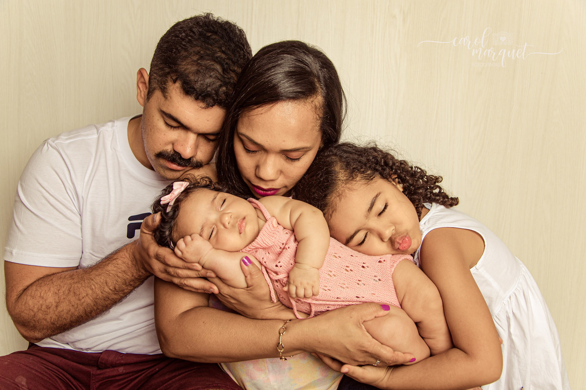 acompanhamento mensal trimestral infantil bebê criança Niterói Rio de Janeiro Itaipu Piratininga Região Oceânica fotografia ensaio fotográfico família circo candy rosa palhacinha  garden jardim rústico flores