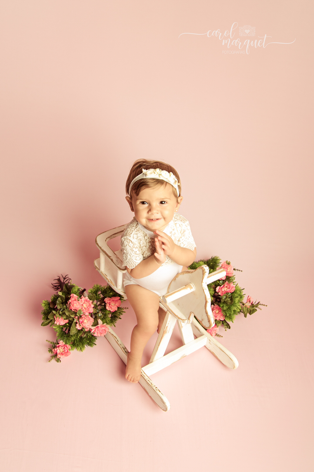 ensaio infantil acompanhamento trimestral mensal bebê fotografia temático páscoa coelho pooh puff amigurumi crochet crochê clean floresta jardim flor menina princesa Niterói Itaipu Região Oceânica Rio de Janeiro