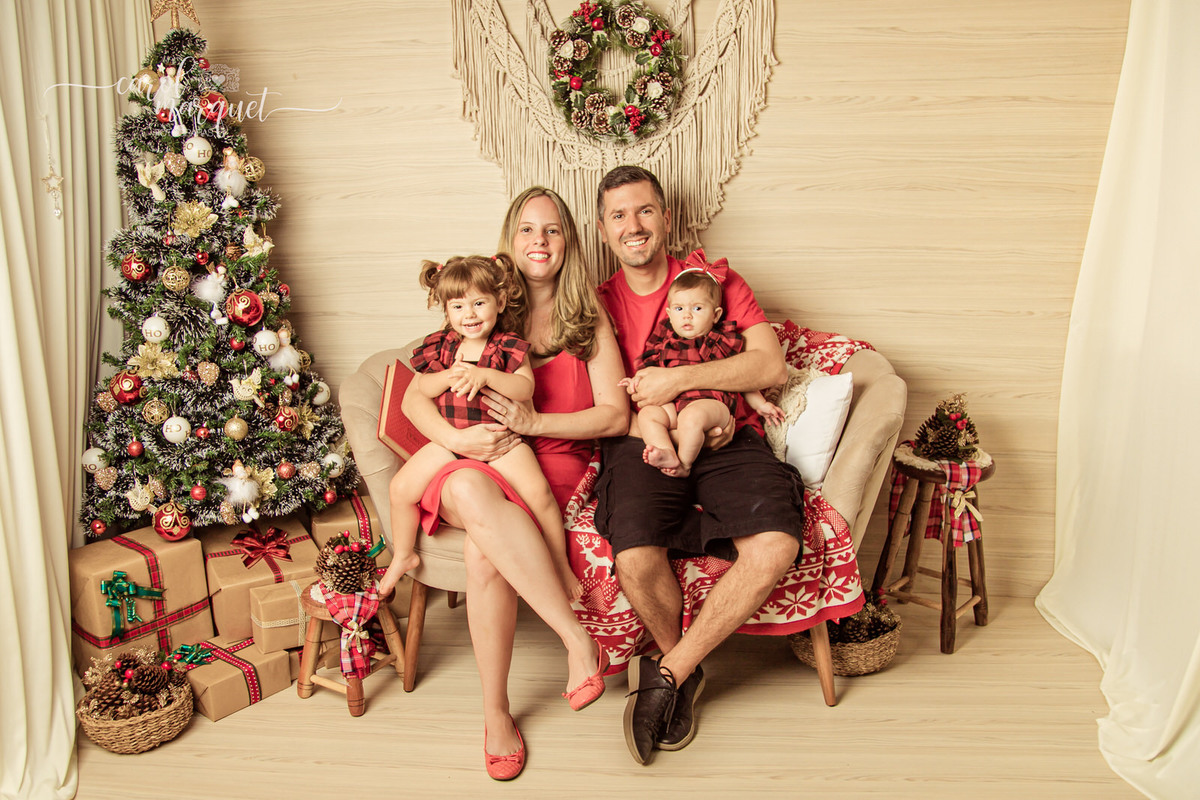 ensaio infantil acompanhamento trimestral mensal bebê fotografia temático chapeuzinho vermelho natal amigurumi crochet crochê clean floresta jardim flor menina princesa Niterói Itaipu Região Oceânica Rio de Janeiro