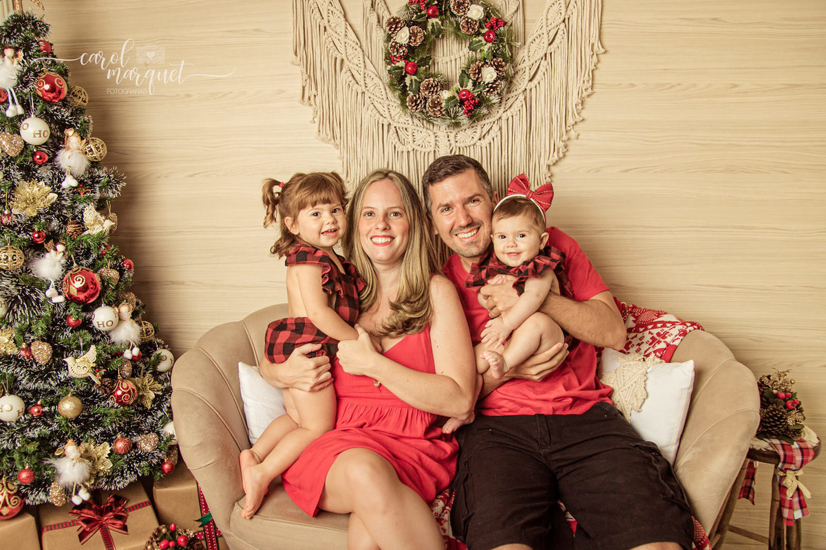 ensaio infantil acompanhamento trimestral mensal bebê fotografia temático chapeuzinho vermelho natal amigurumi crochet crochê clean floresta jardim flor menina princesa Niterói Itaipu Região Oceânica Rio de Janeiro