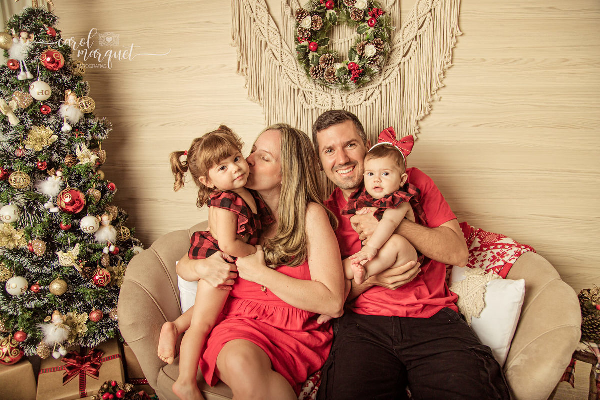 ensaio infantil acompanhamento trimestral mensal bebê fotografia temático chapeuzinho vermelho natal amigurumi crochet crochê clean floresta jardim flor menina princesa Niterói Itaipu Região Oceânica Rio de Janeiro