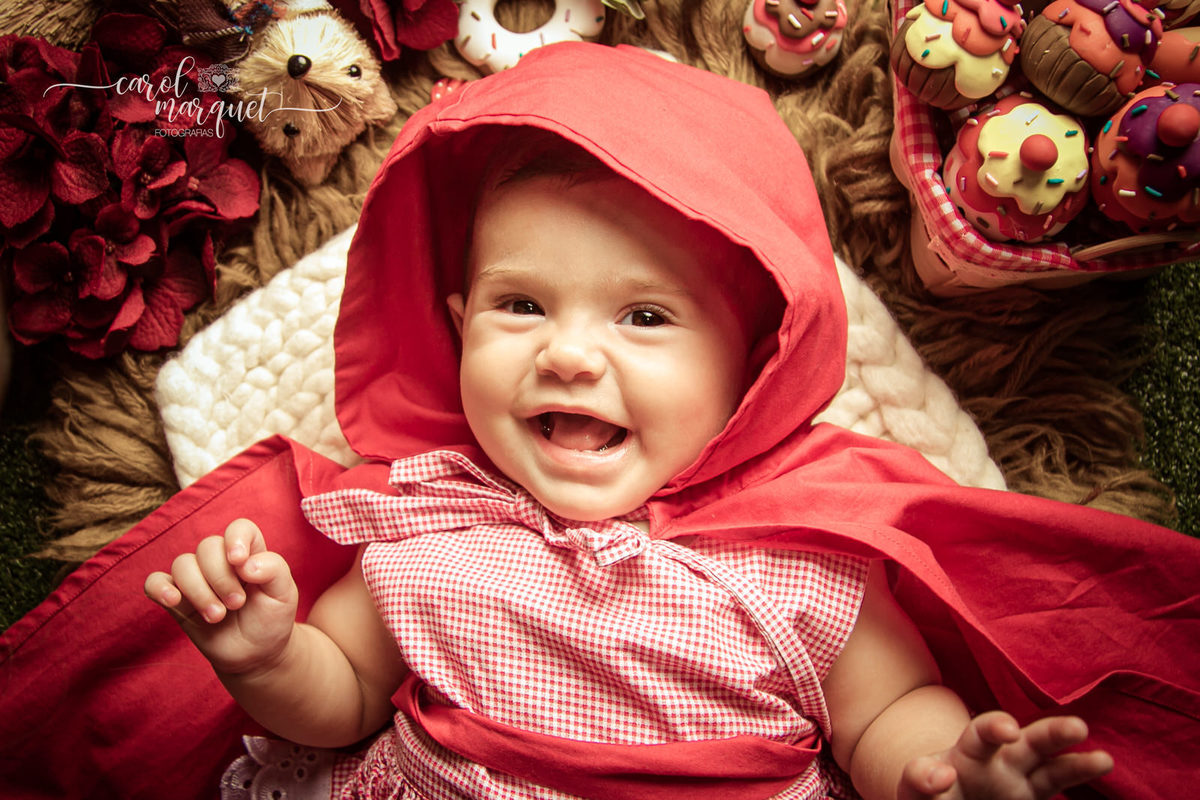 ensaio infantil acompanhamento trimestral mensal bebê fotografia temático chapeuzinho vermelho natal amigurumi crochet crochê clean floresta jardim flor menina princesa Niterói Itaipu Região Oceânica Rio de Janeiro
