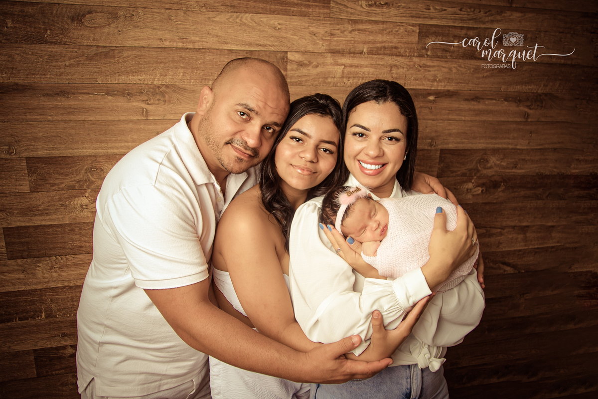 newborn recém nascido bebê neném ensaio fotográfico fotografia retrato família flores floresta jardim chapeuzinho vermelho viagem hightech beleza disney jiu jitsu mma luta livre boxe Niterói Itaipu Região Oceânica Rio de Janeiro