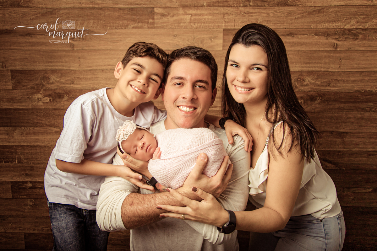 newborn recém nascido ensaio fotográfico retrato floresta flores jardim princesa irmão família Niterói Itaipu Região Oceânica Rio de Janeiro estúdio