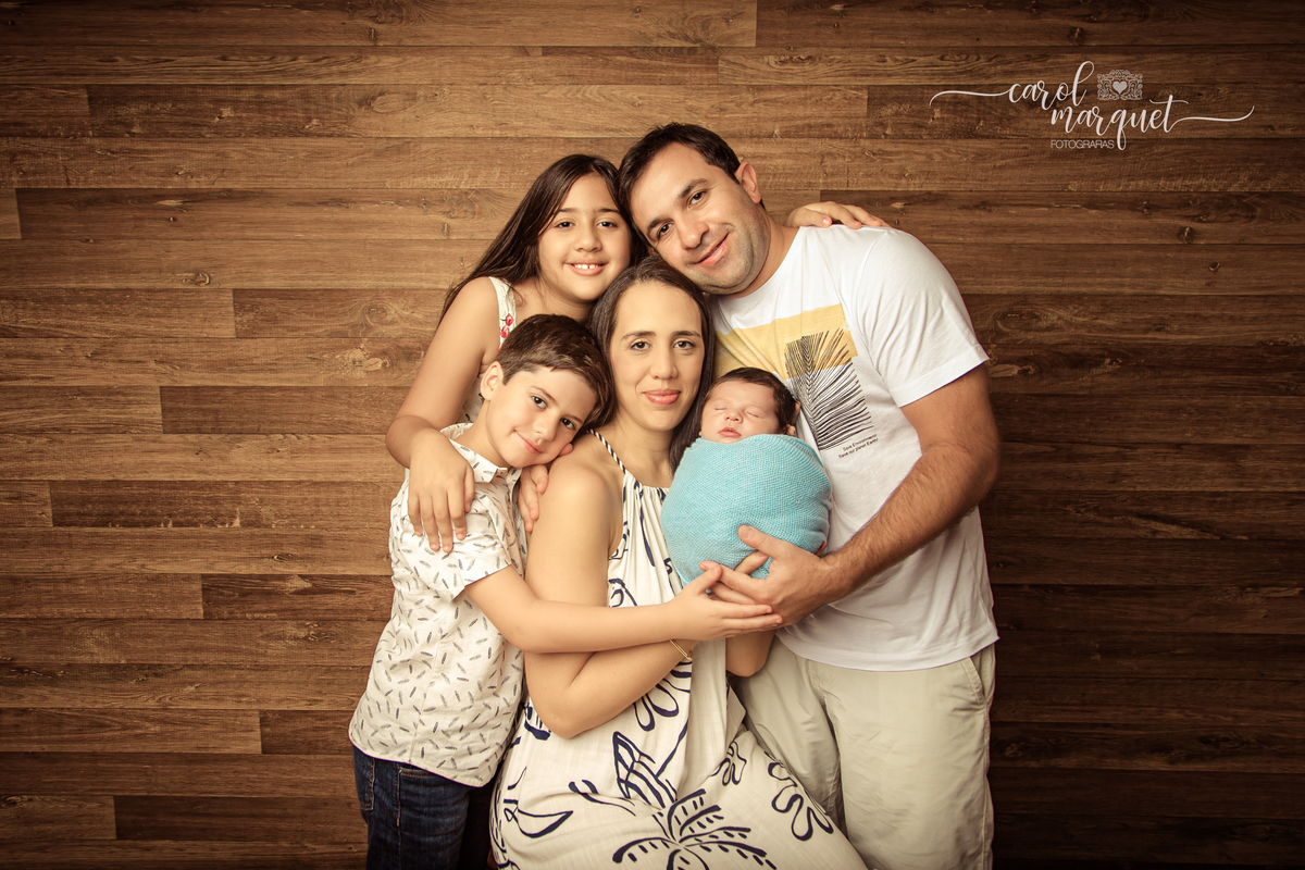 newborn recém nascido ensaio fotográfico infantil retrato família irmãos amigurumi príncipe crochê ursinho Niterói Itaipu Região Oceânica Rio de Janeiro