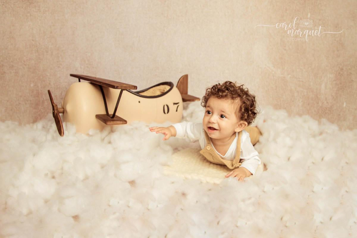 ensaio infantil acompanhamento mensal trimestral aviador crochê cowboy vaqueiro fazendeiro fazenda caipira cavalo curral família Niterói Itaipu Região Oceânica Rio de Janeiro