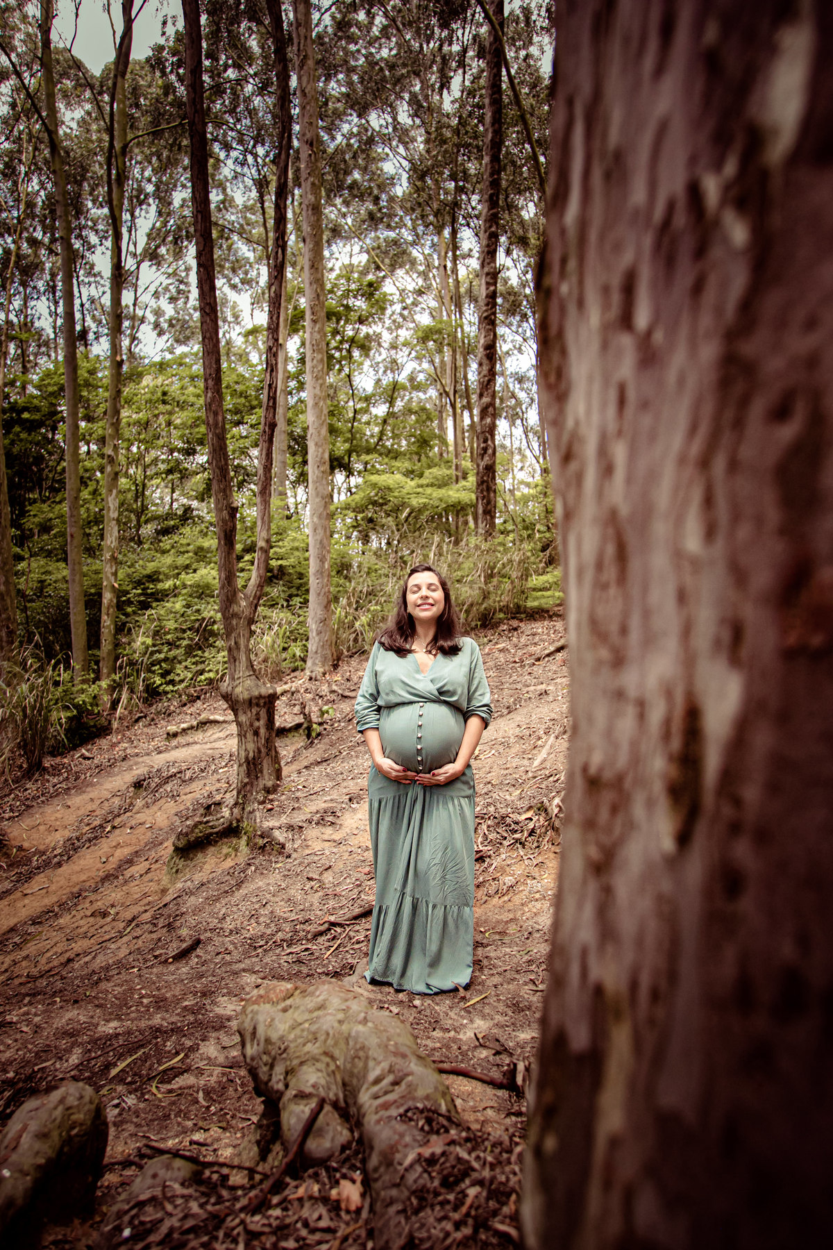 ensaio de gestante gegstação gemelar gêmeos casal menino menina irmã irmão irmãos família floresta ruínas Niterói Rio de Janeiro