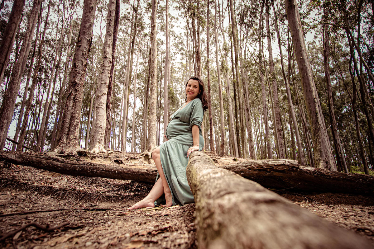 ensaio de gestante gegstação gemelar gêmeos casal menino menina irmã irmão irmãos família floresta ruínas Niterói Rio de Janeiro