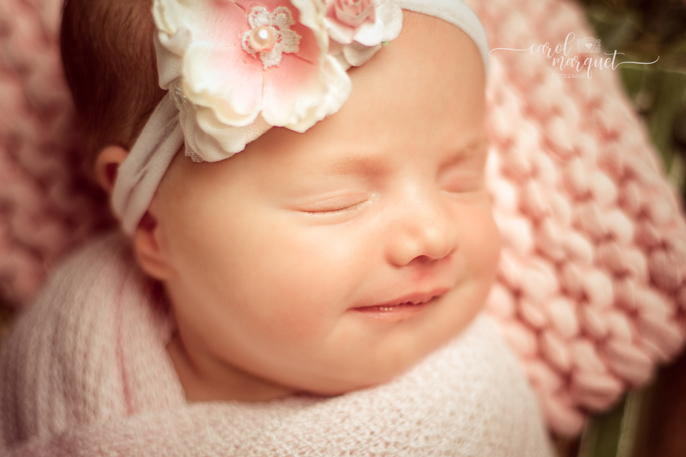newborn recém nascido fotografia ensaio retrato flores floresta princesa meiga clean delicada irmãos família Itaipu Região Ocênica Rio de Janeiro Niterói