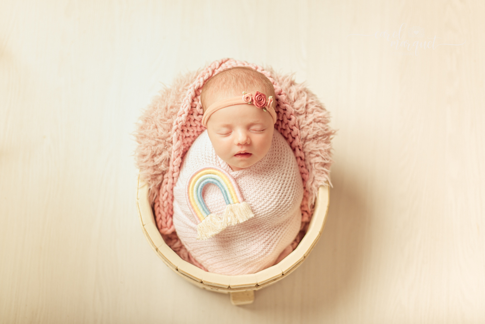 newborn recém nascido fotografia ensaio retrato flores floresta princesa meiga clean delicada irmãos família Itaipu Região Ocênica Rio de Janeiro Niterói