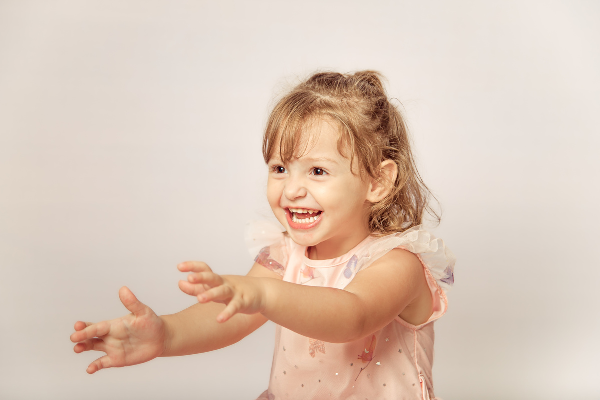 ensaio infantil irmãs clean book tradicional simples fotografia Niterói Rio de Janeiro Itaipu Região oceânica