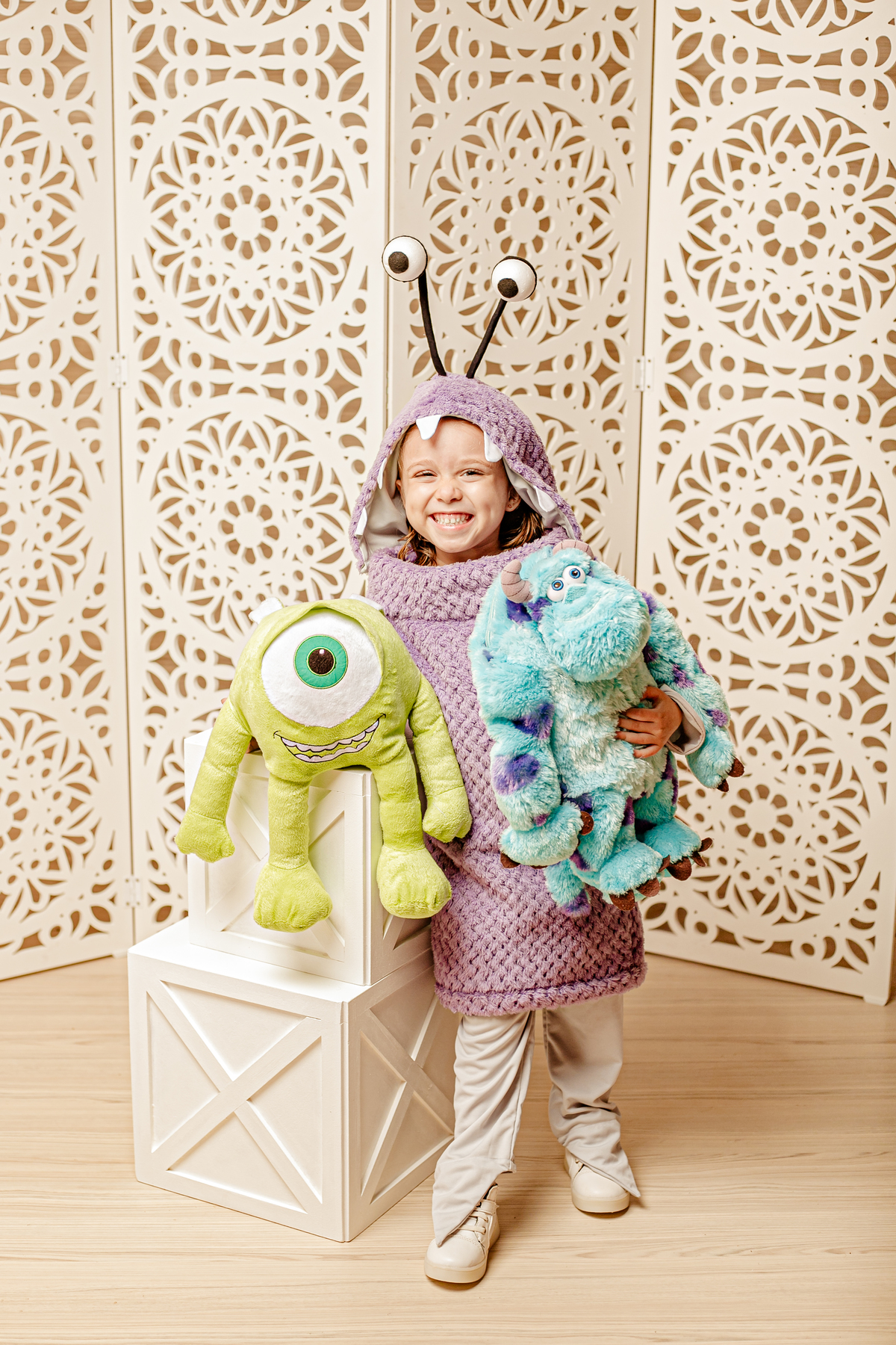 monstros sa boo sully micke monster sa ensaio infantil acompanhamento menina princesa brincadeira Niterói Itaipu Região Oceânica Rio de Janeiro