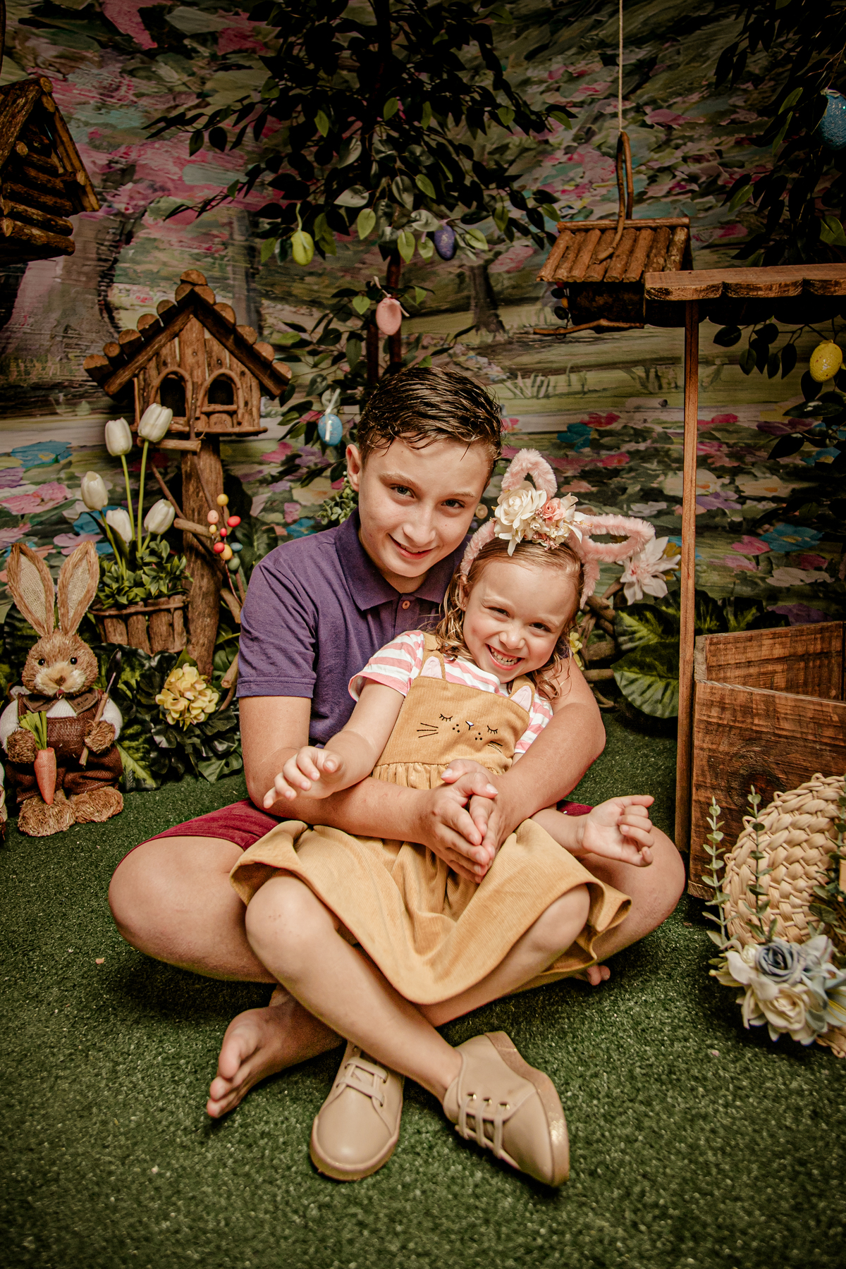 Páscoa pascoal coelho coelhinho ensaio infantil mensal trimestral acompanhamento floresta bosque encantado irmãos flores poço prop casa de passarinho ovo Niterói Itaipu Rio de Janeiro Região Oceânica