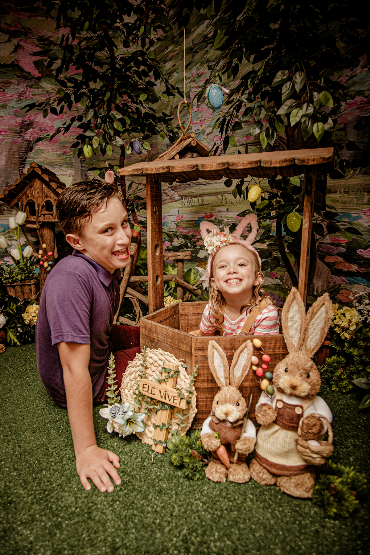 Páscoa pascoal coelho coelhinho ensaio infantil mensal trimestral acompanhamento floresta bosque encantado irmãos flores poço prop casa de passarinho ovo Niterói Itaipu Rio de Janeiro Região Oceânica