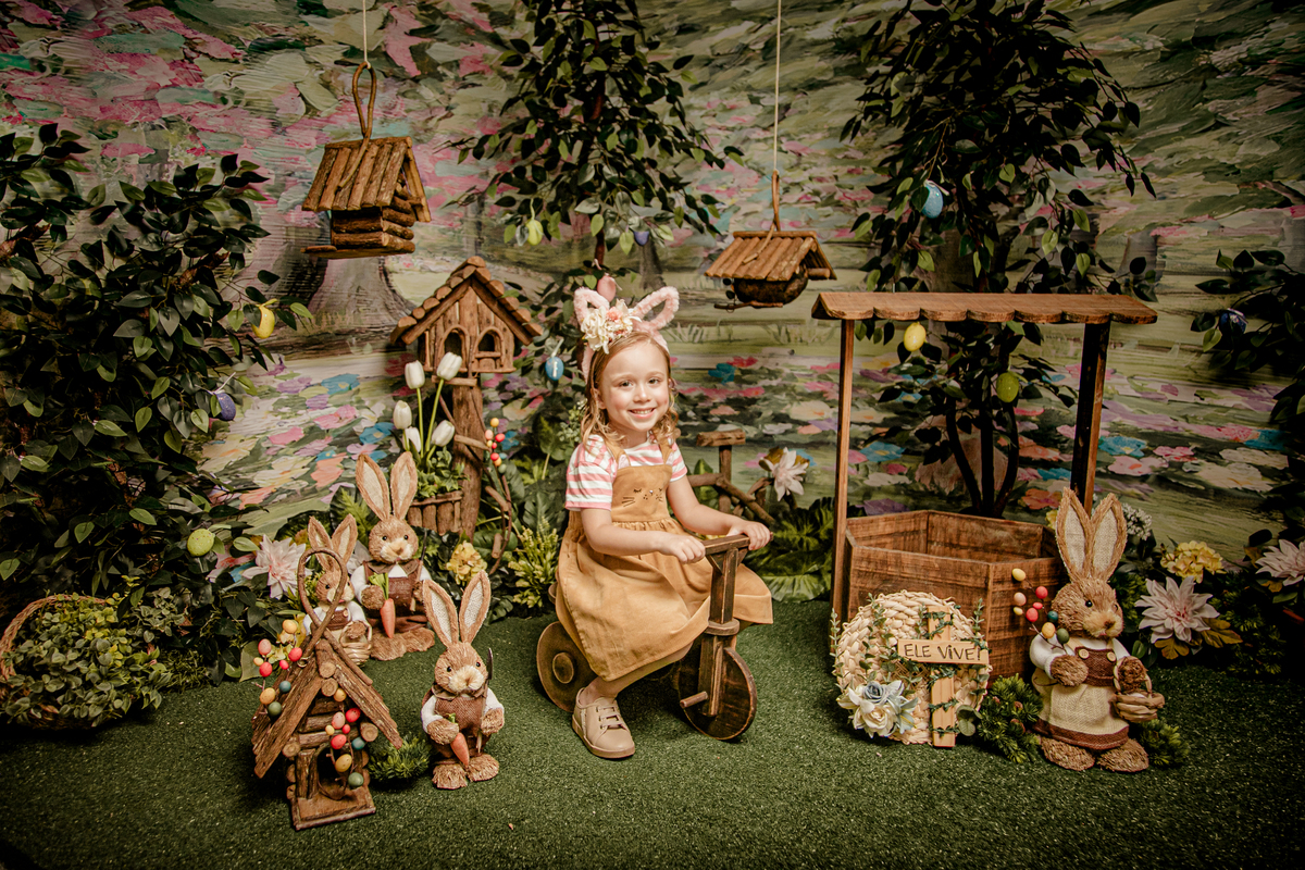Páscoa pascoal coelho coelhinho ensaio infantil mensal trimestral acompanhamento floresta bosque encantado irmãos flores poço prop casa de passarinho ovo Niterói Itaipu Rio de Janeiro Região Oceânica