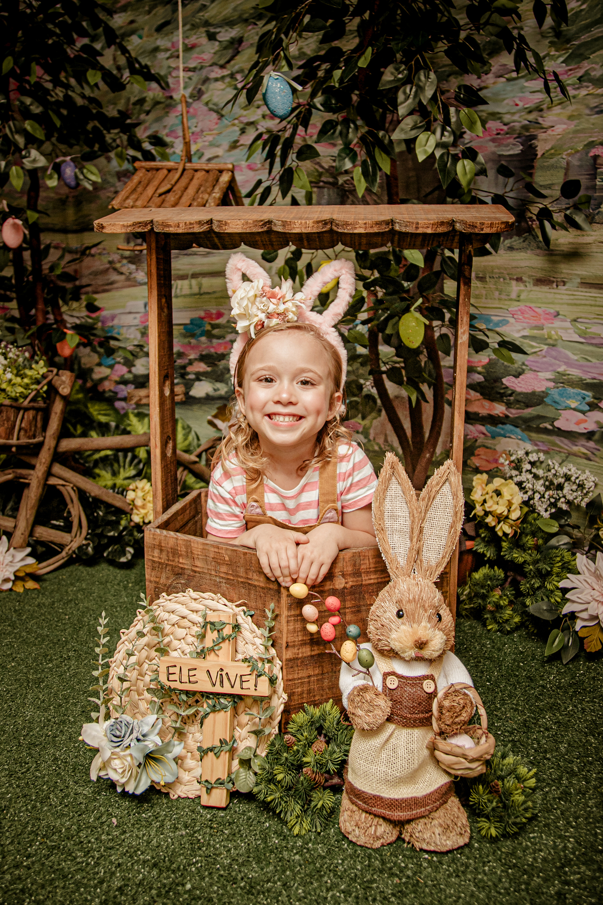 Páscoa pascoal coelho coelhinho ensaio infantil mensal trimestral acompanhamento floresta bosque encantado irmãos flores poço prop casa de passarinho ovo Niterói Itaipu Rio de Janeiro Região Oceânica