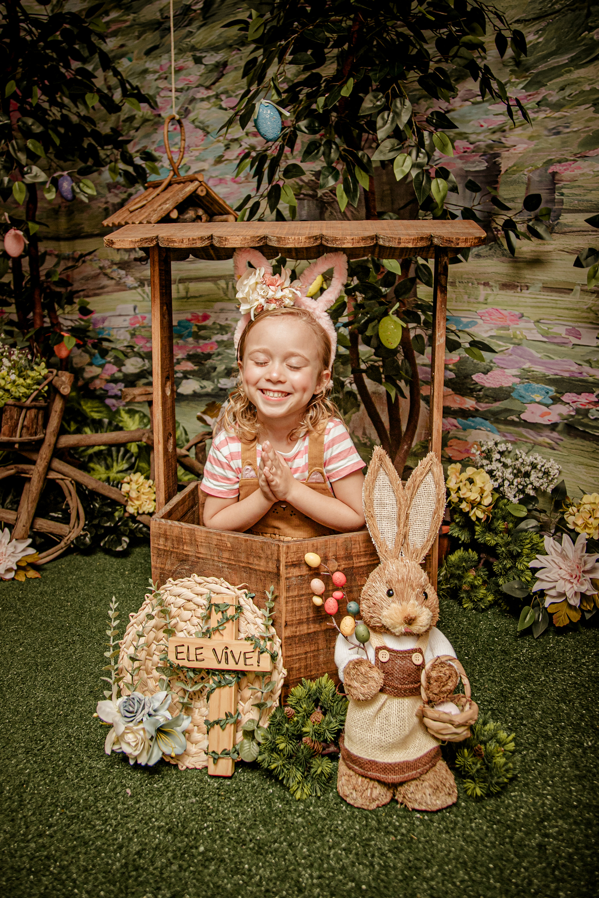 Páscoa pascoal coelho coelhinho ensaio infantil mensal trimestral acompanhamento floresta bosque encantado irmãos flores poço prop casa de passarinho ovo Niterói Itaipu Rio de Janeiro Região Oceânica