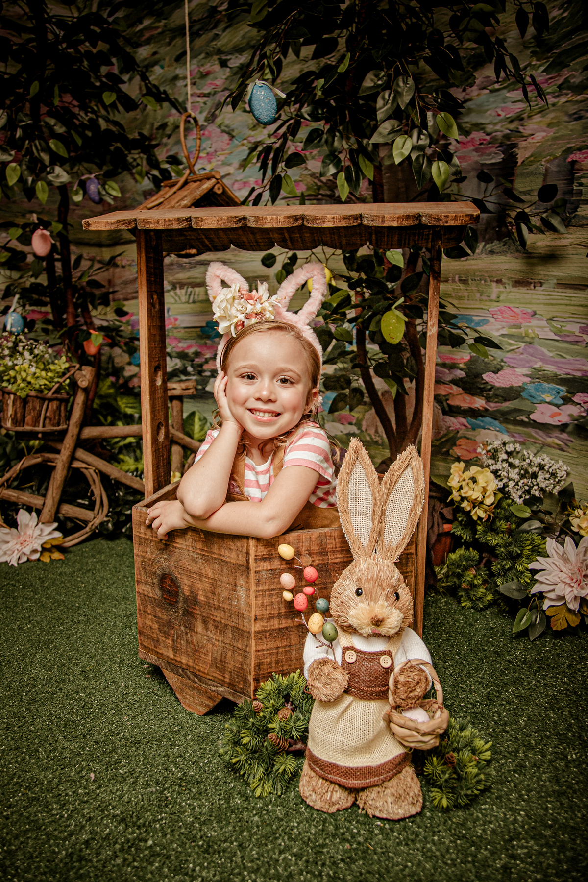 Páscoa pascoal coelho coelhinho ensaio infantil mensal trimestral acompanhamento floresta bosque encantado irmãos flores poço prop casa de passarinho ovo Niterói Itaipu Rio de Janeiro Região Oceânica