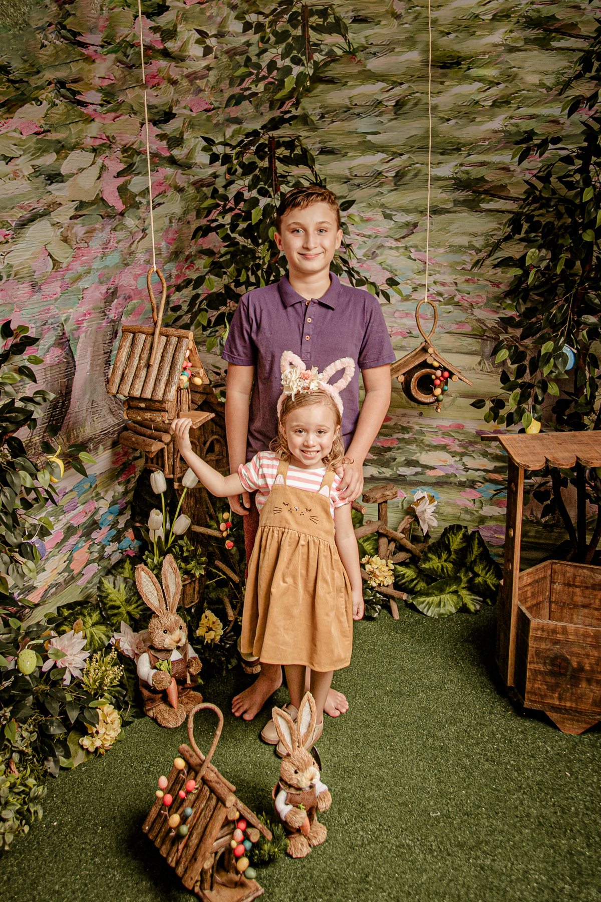 Páscoa pascoal coelho coelhinho ensaio infantil mensal trimestral acompanhamento floresta bosque encantado irmãos flores poço prop casa de passarinho ovo Niterói Itaipu Rio de Janeiro Região Oceânica