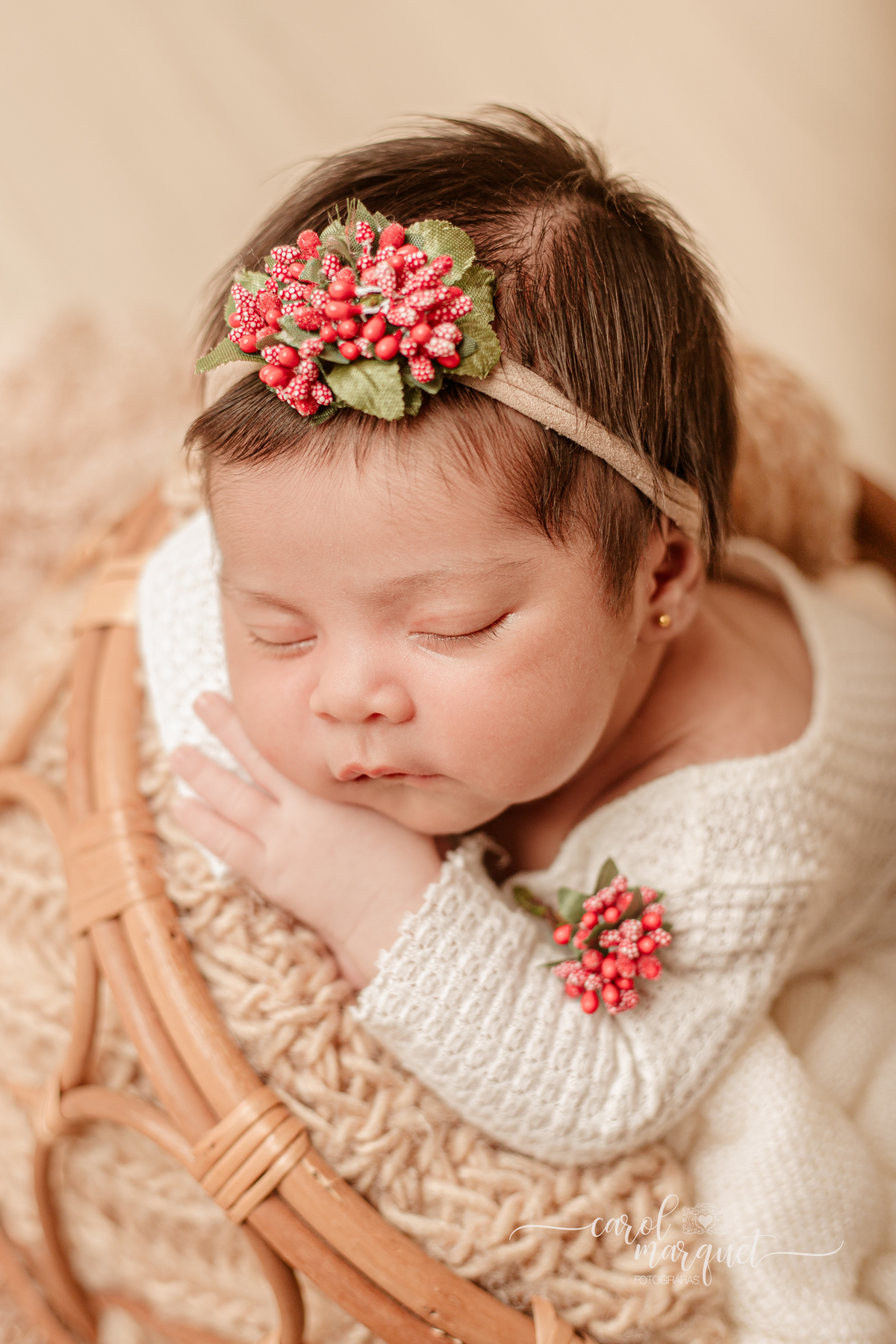 newborn recém nascido ensaio fotográfico princesa Deus abençoada família divindade terço chapeuzinho vermelho ovelha rebanho Jesus amigurumi Niterói Itaipu Região Oceânica Rio de Janeiro