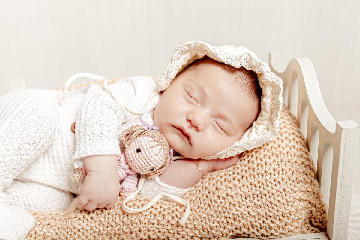 newborn recém nascido bebê princesa flor irmã irmãos família Deus arco íris balé ballet jardim flores boho rústico romântico delicado sombrinha amigurumi crochê Niterói Rio de Janeiro Itaipu Região Oceânica Ensaio infantil