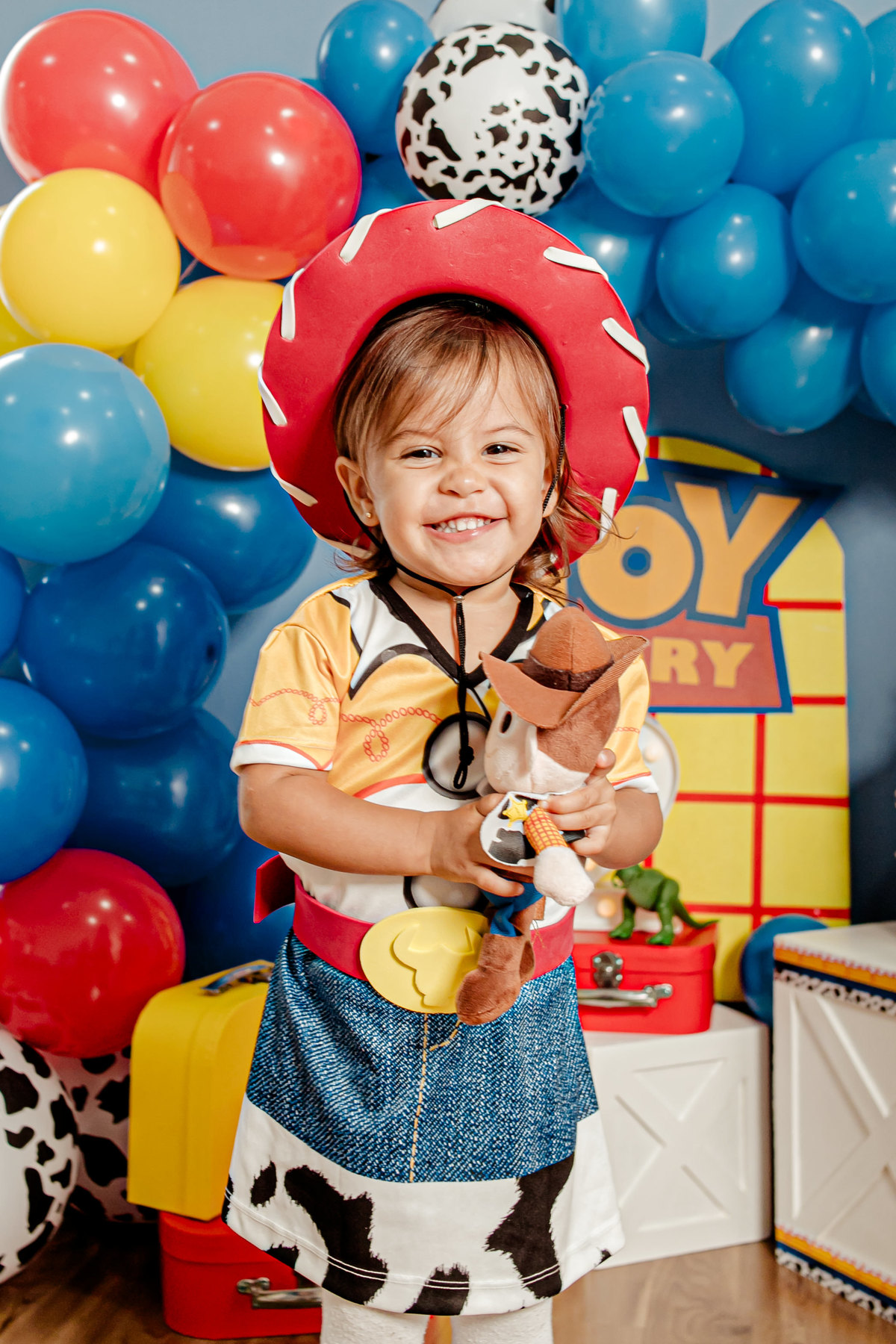 ensaio infantil irmãos gêmeos menina menino casal Jessie Woody cabeça de batata buzz lightyear toy story ensaio pré festa vaca vaqueiro cowboy Itaipu Niterói Região Oceânica Rio de Janeiro