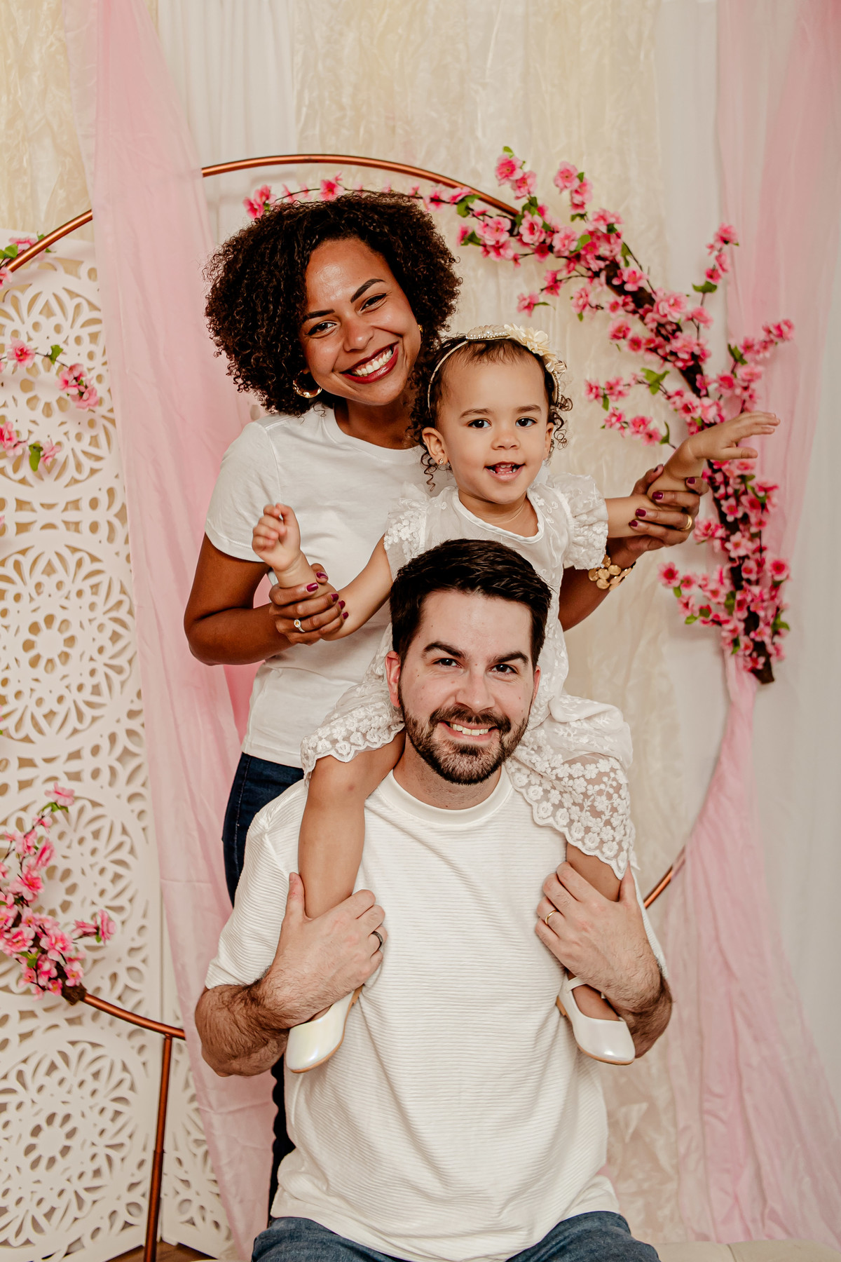ensaio em família menina flor floresta princesa menina tia frança rio de janeiro brasil Niterói Itaipu Região Oceânica fotografia foto ensaio sessão retrato vovó