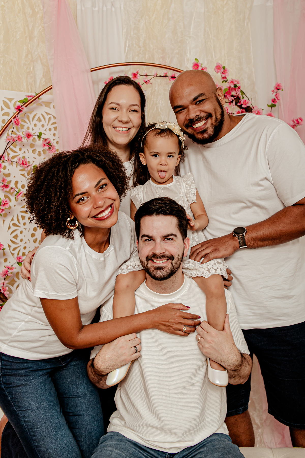 ensaio em família menina flor floresta princesa menina tia frança rio de janeiro brasil Niterói Itaipu Região Oceânica fotografia foto ensaio sessão retrato vovó