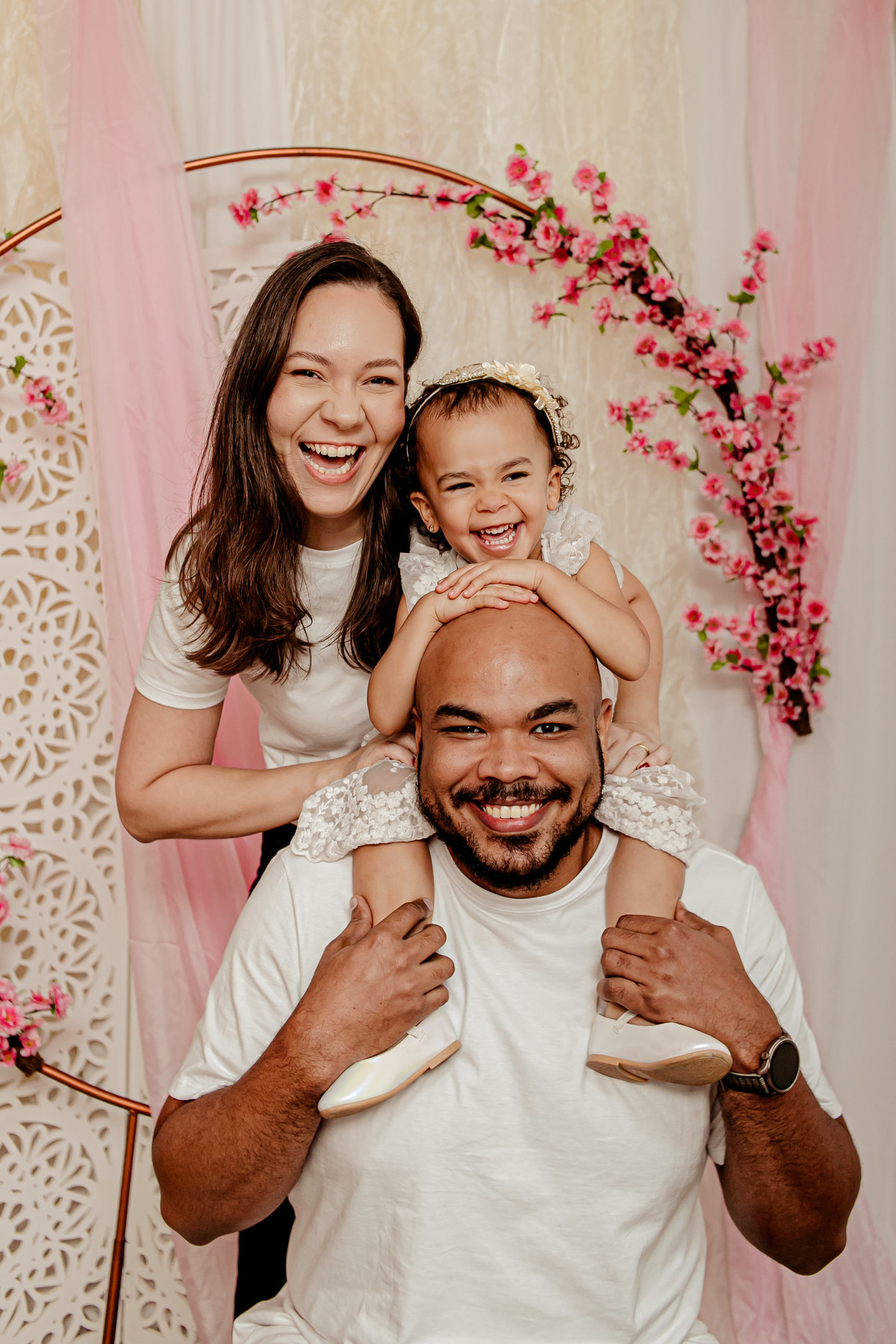 ensaio em família menina flor floresta princesa menina tia frança rio de janeiro brasil Niterói Itaipu Região Oceânica fotografia foto ensaio sessão retrato vovó