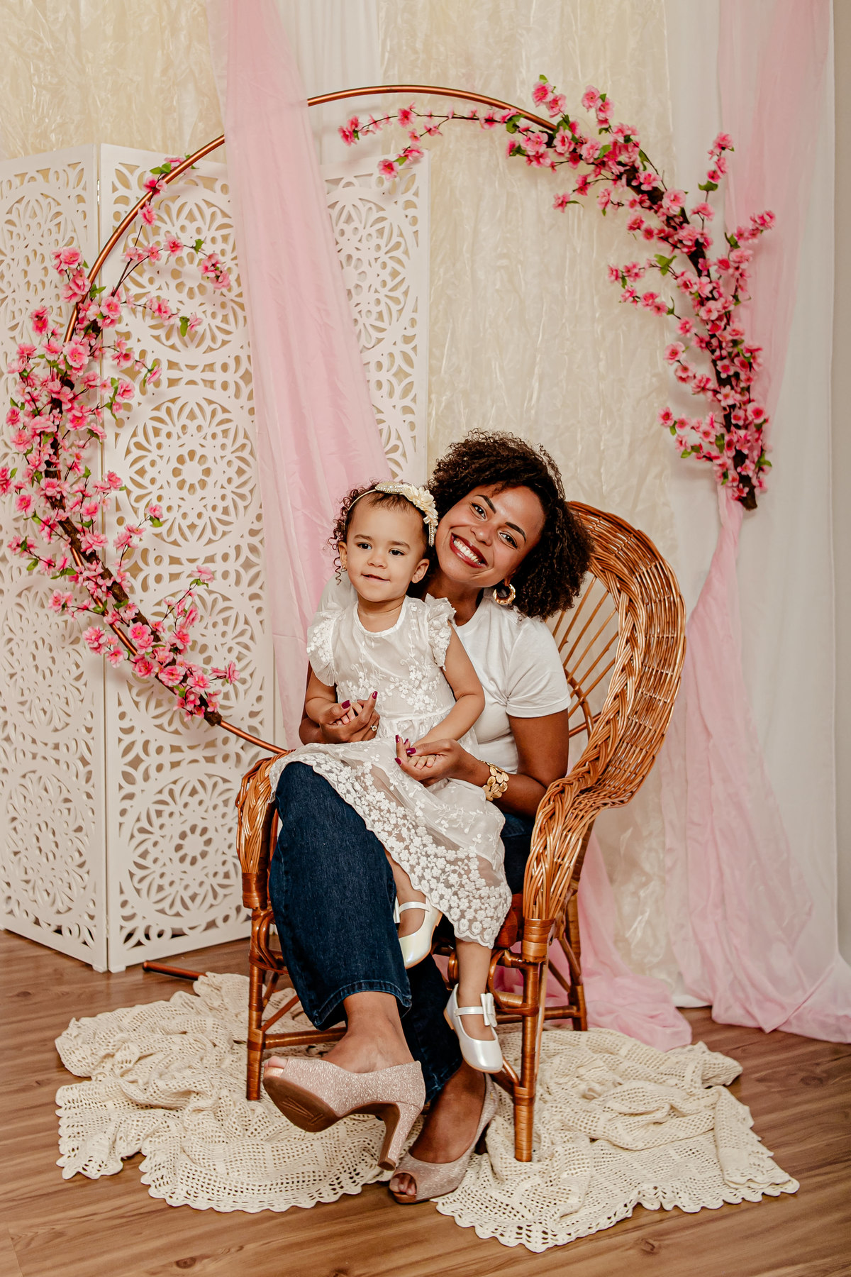 ensaio em família menina flor floresta princesa menina tia frança rio de janeiro brasil Niterói Itaipu Região Oceânica fotografia foto ensaio sessão retrato vovó