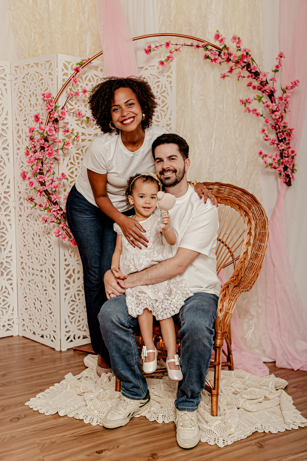 ensaio em família menina flor floresta princesa menina tia frança rio de janeiro brasil Niterói Itaipu Região Oceânica fotografia foto ensaio sessão retrato vovó