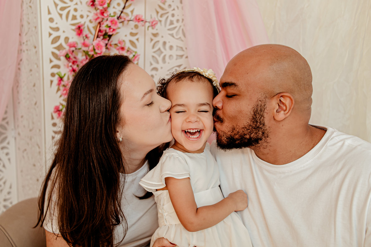 ensaio em família menina flor floresta princesa menina tia frança rio de janeiro brasil Niterói Itaipu Região Oceânica fotografia foto ensaio sessão retrato vovó