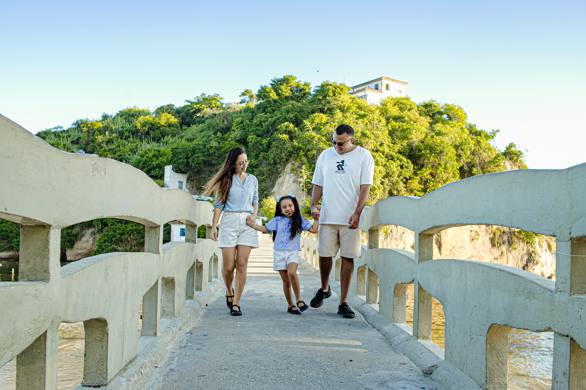 ensaio em família Boa Viagem MAC Niterói Rio de Janeiro Icaraí família mãe e filha pai floresta praia mar tarde, pôr do sol, neltur 