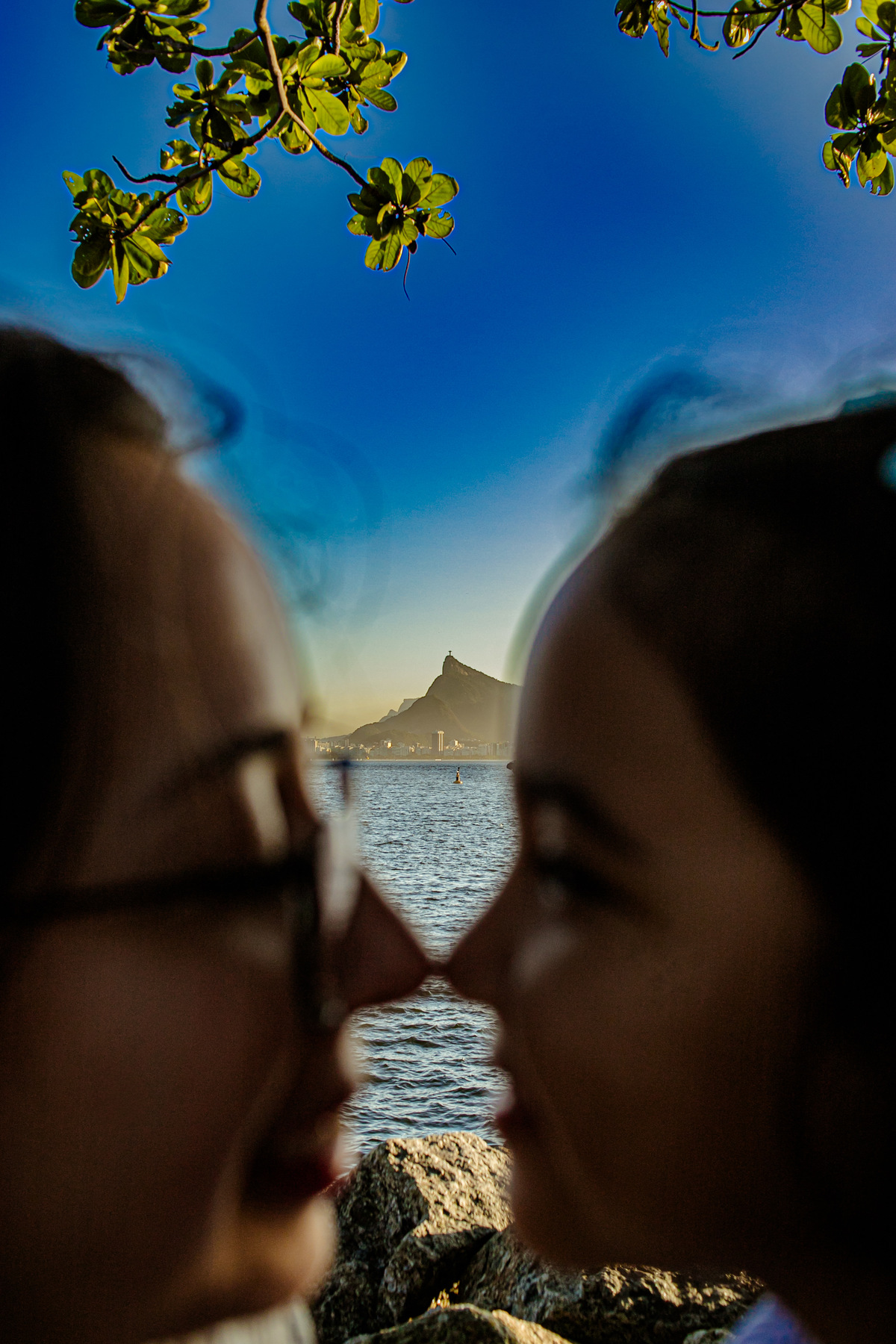 ensaio em família Boa Viagem MAC Niterói Rio de Janeiro Icaraí família mãe e filha pai floresta praia mar tarde, pôr do sol, neltur 