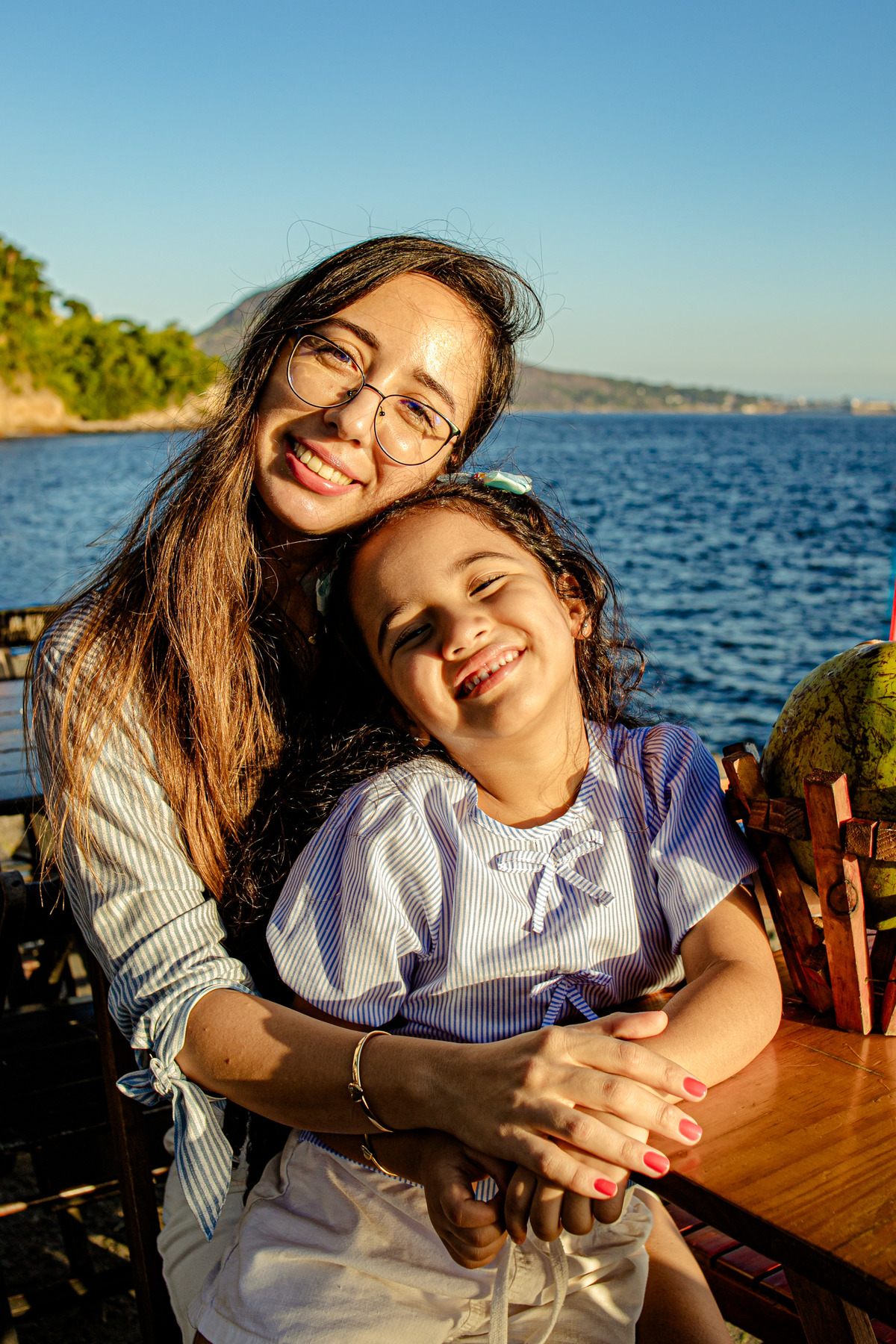 ensaio em família Boa Viagem MAC Niterói Rio de Janeiro Icaraí família mãe e filha pai floresta praia mar tarde, pôr do sol, neltur 