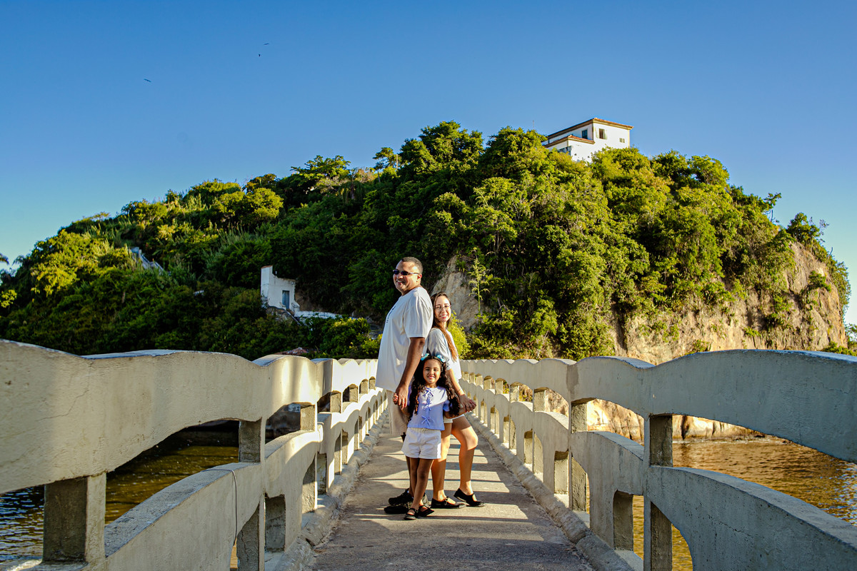ensaio em família Boa Viagem MAC Niterói Rio de Janeiro Icaraí família mãe e filha pai floresta praia mar tarde, pôr do sol, neltur 